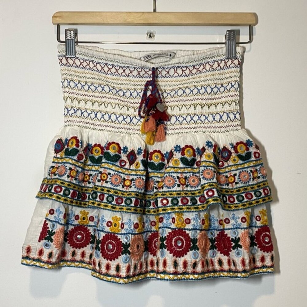 Zara White Embroidered Mini Skirt — Size S - Picture 4 of 10